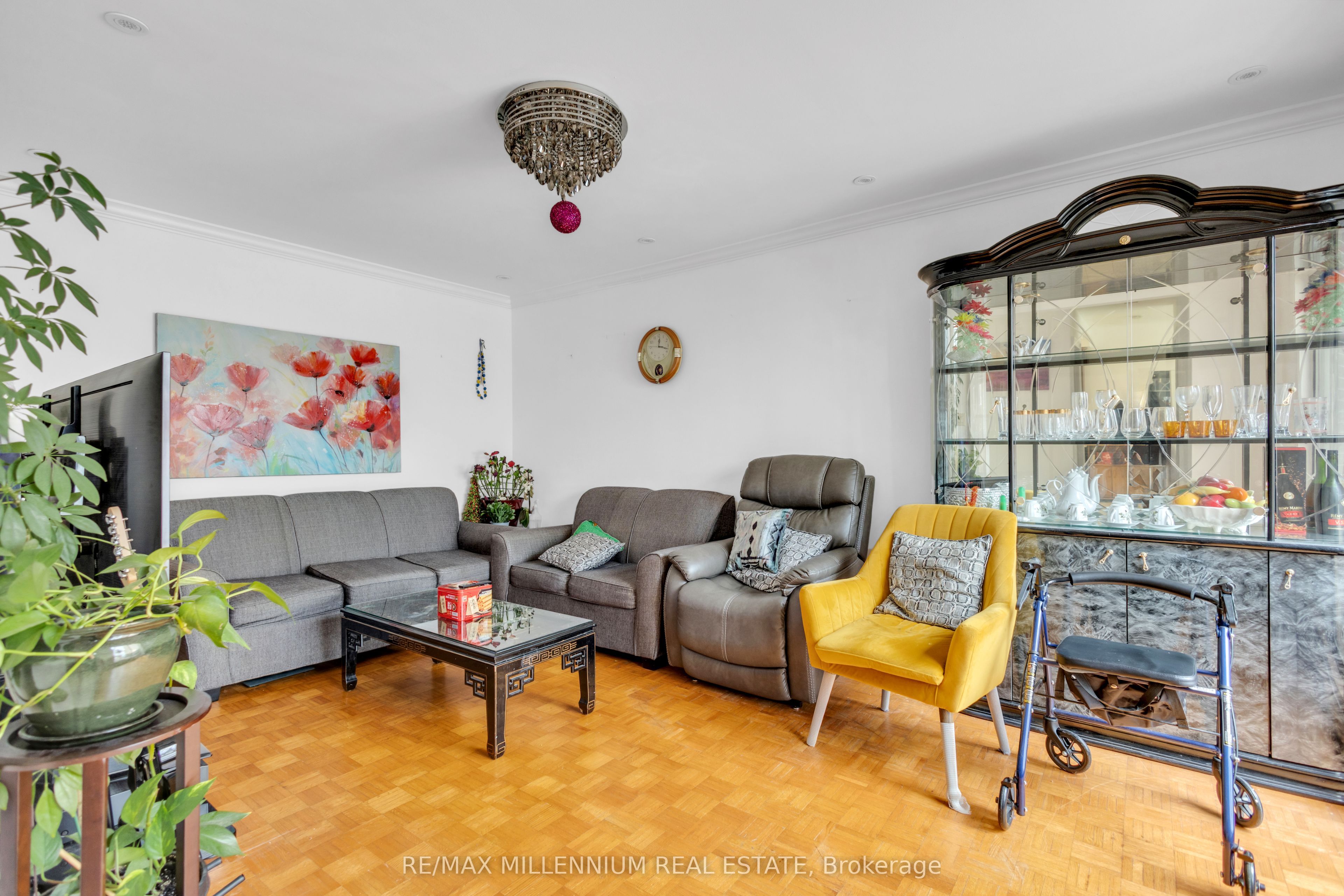 79 Driftwood Avenue 62 Property Photo 6