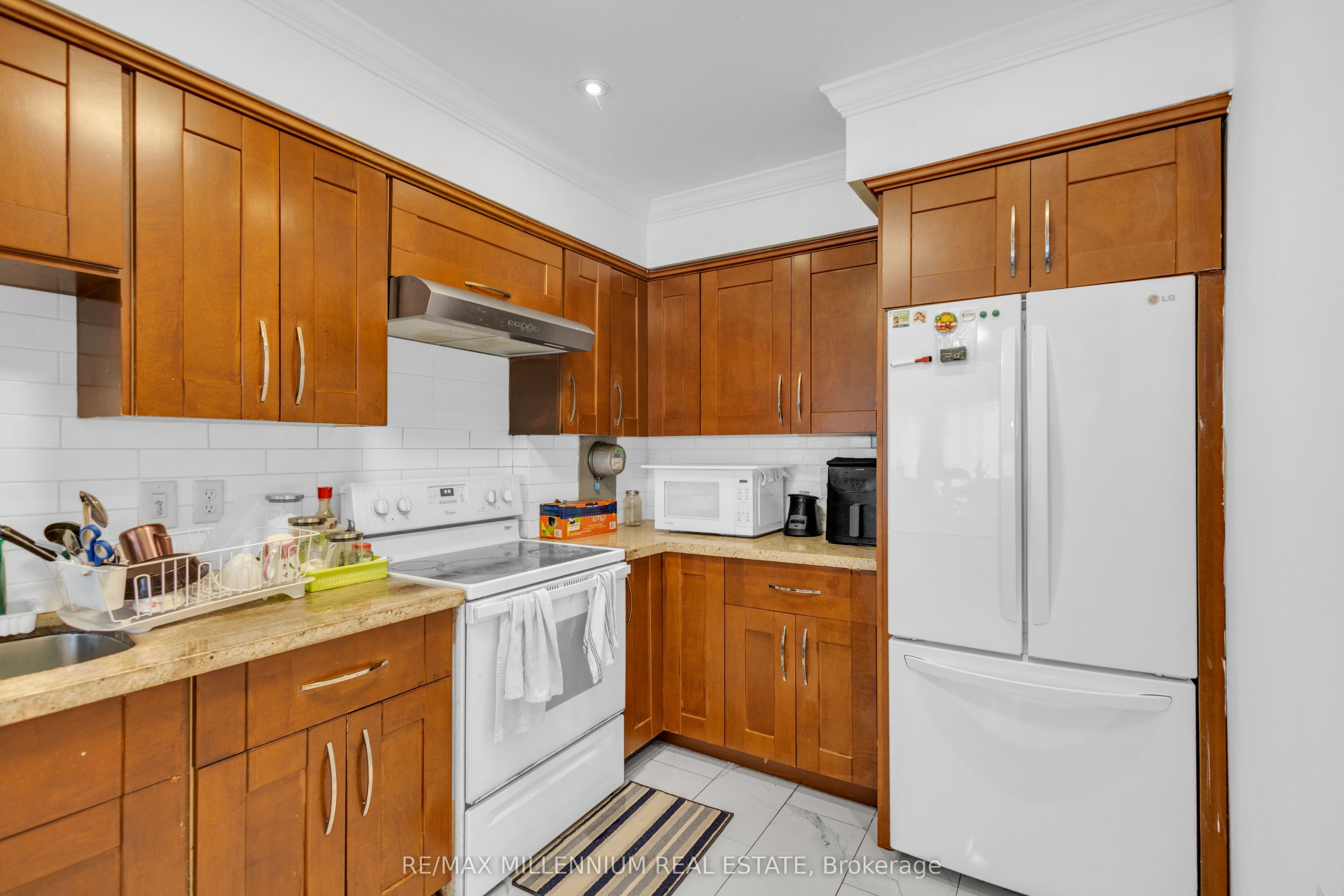 79 Driftwood Avenue 62 Property Photo 13