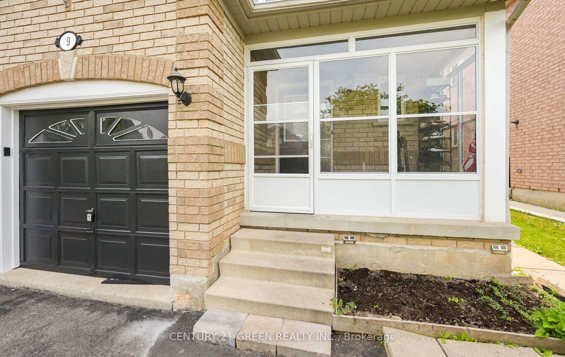 9 Weatherell Drive Property Photo 5