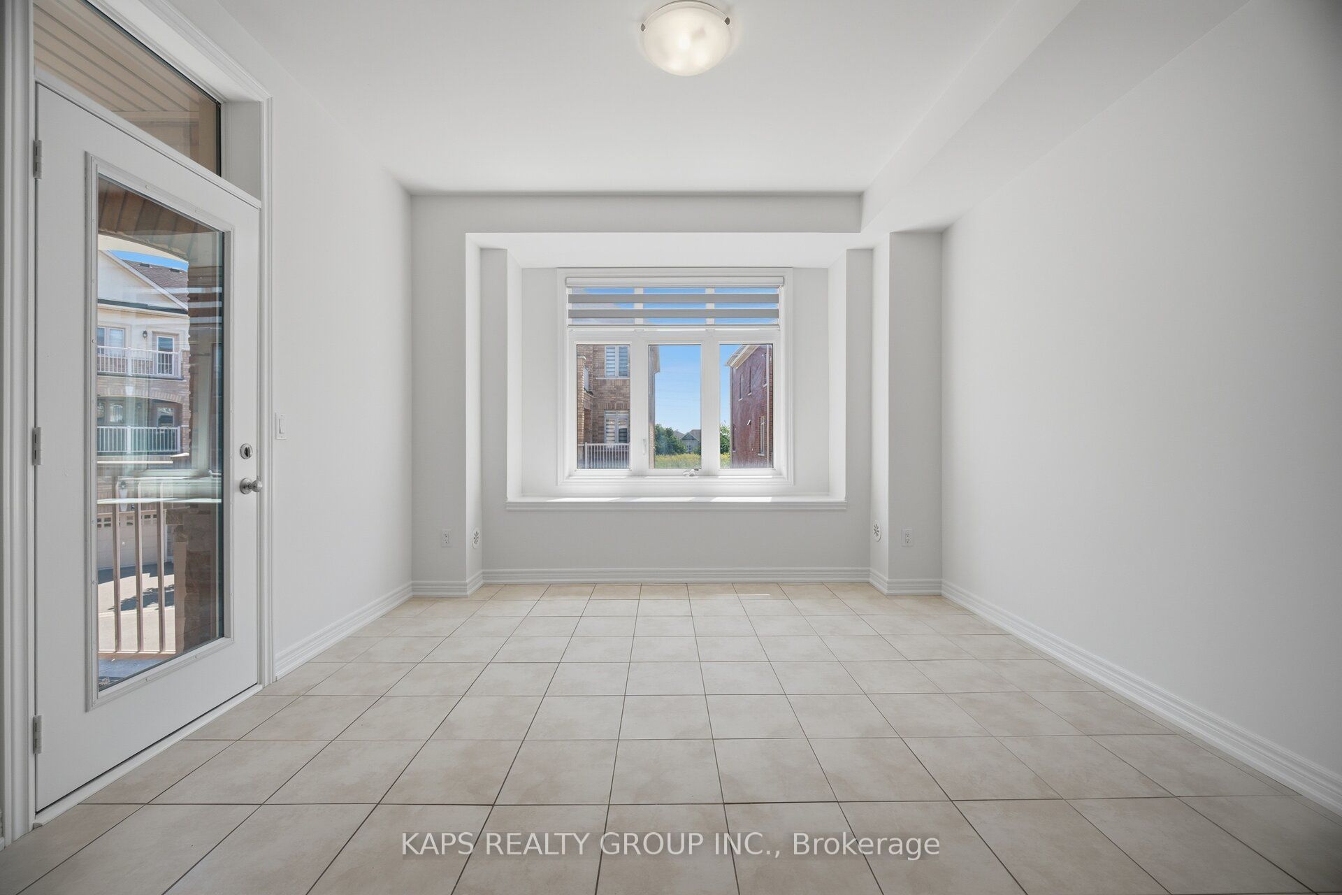 497 Manhattan Common Property Photo 19