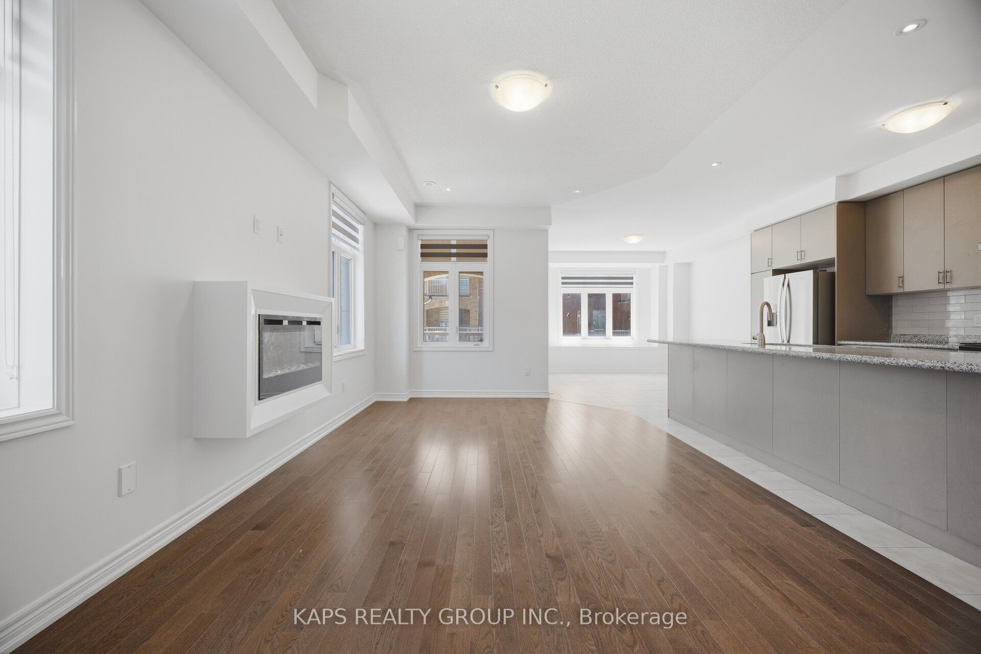 497 Manhattan Common Property Photo 24