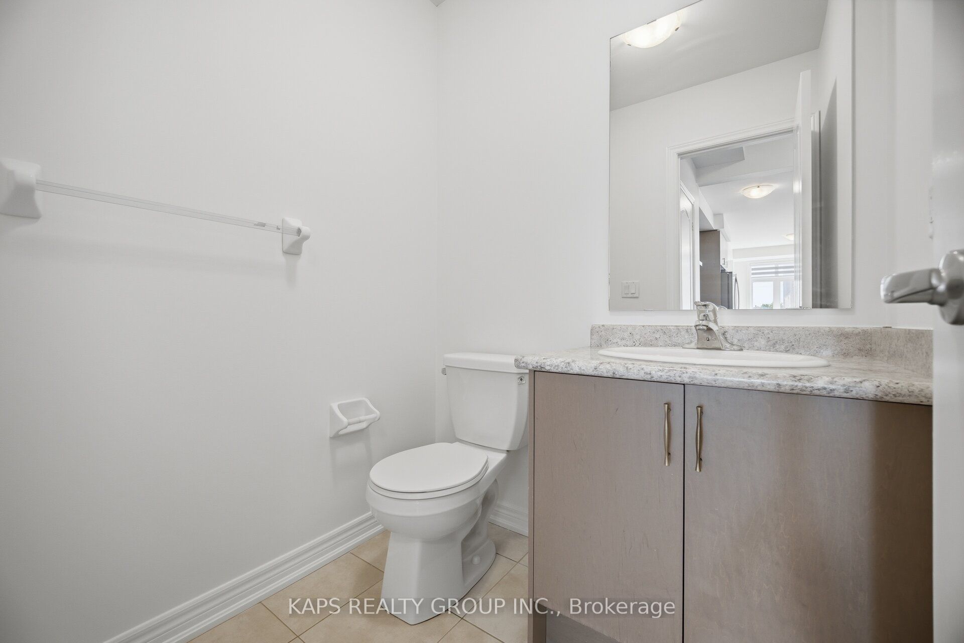 497 Manhattan Common Property Photo 27