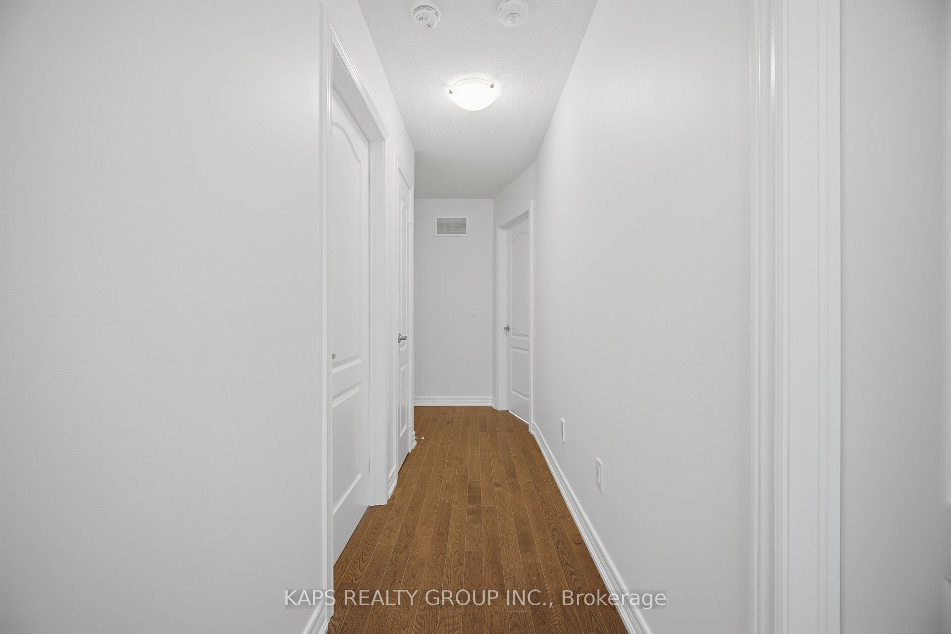 497 Manhattan Common Property Photo 30