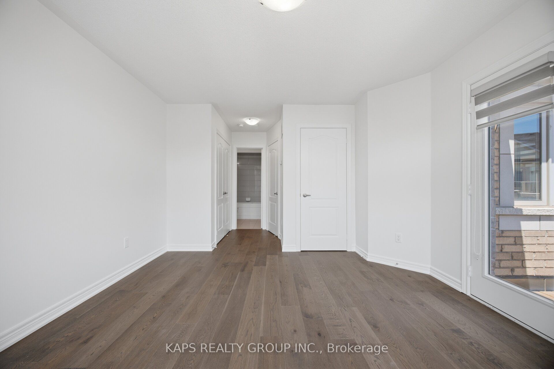 497 Manhattan Common Property Photo 33
