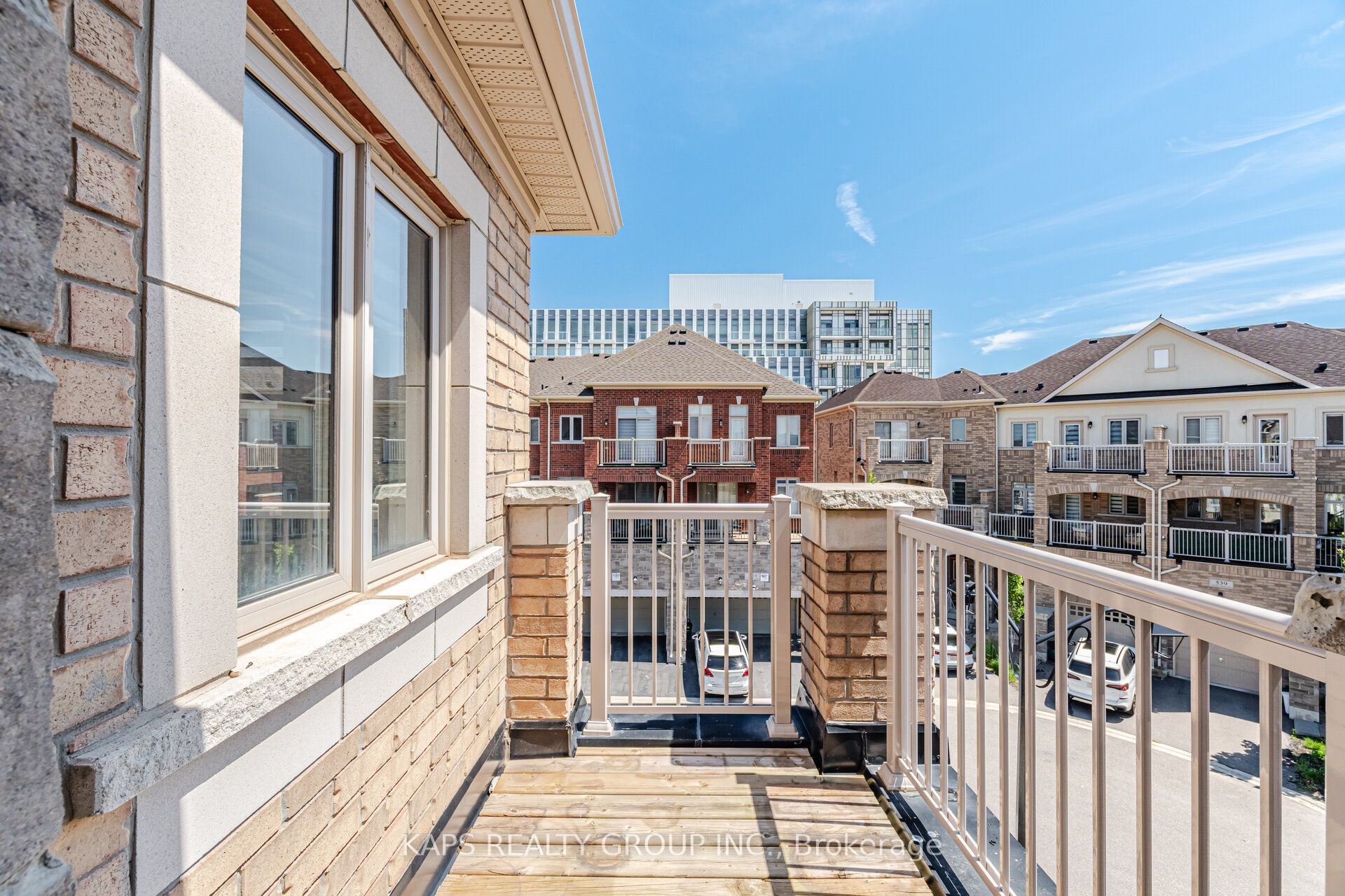 497 Manhattan Common Property Photo 34