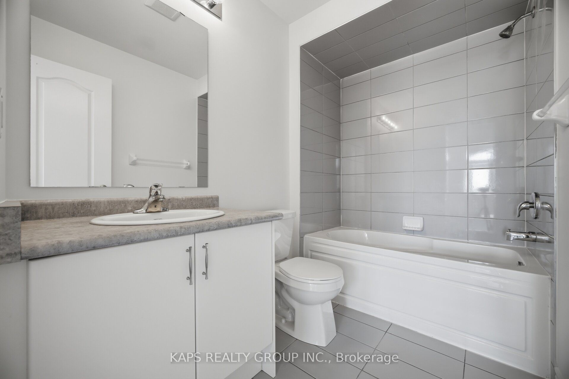 497 Manhattan Common Property Photo 35