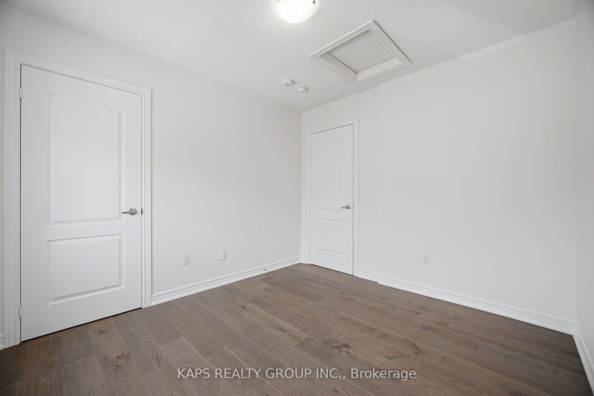 497 Manhattan Common Property Photo 37