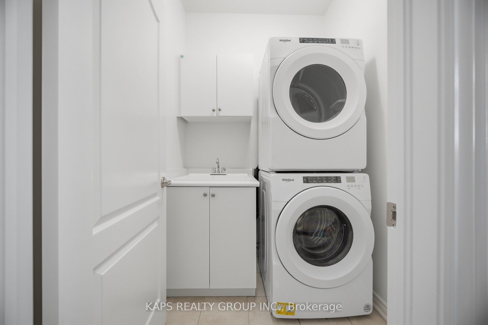 497 Manhattan Common Property Photo 41