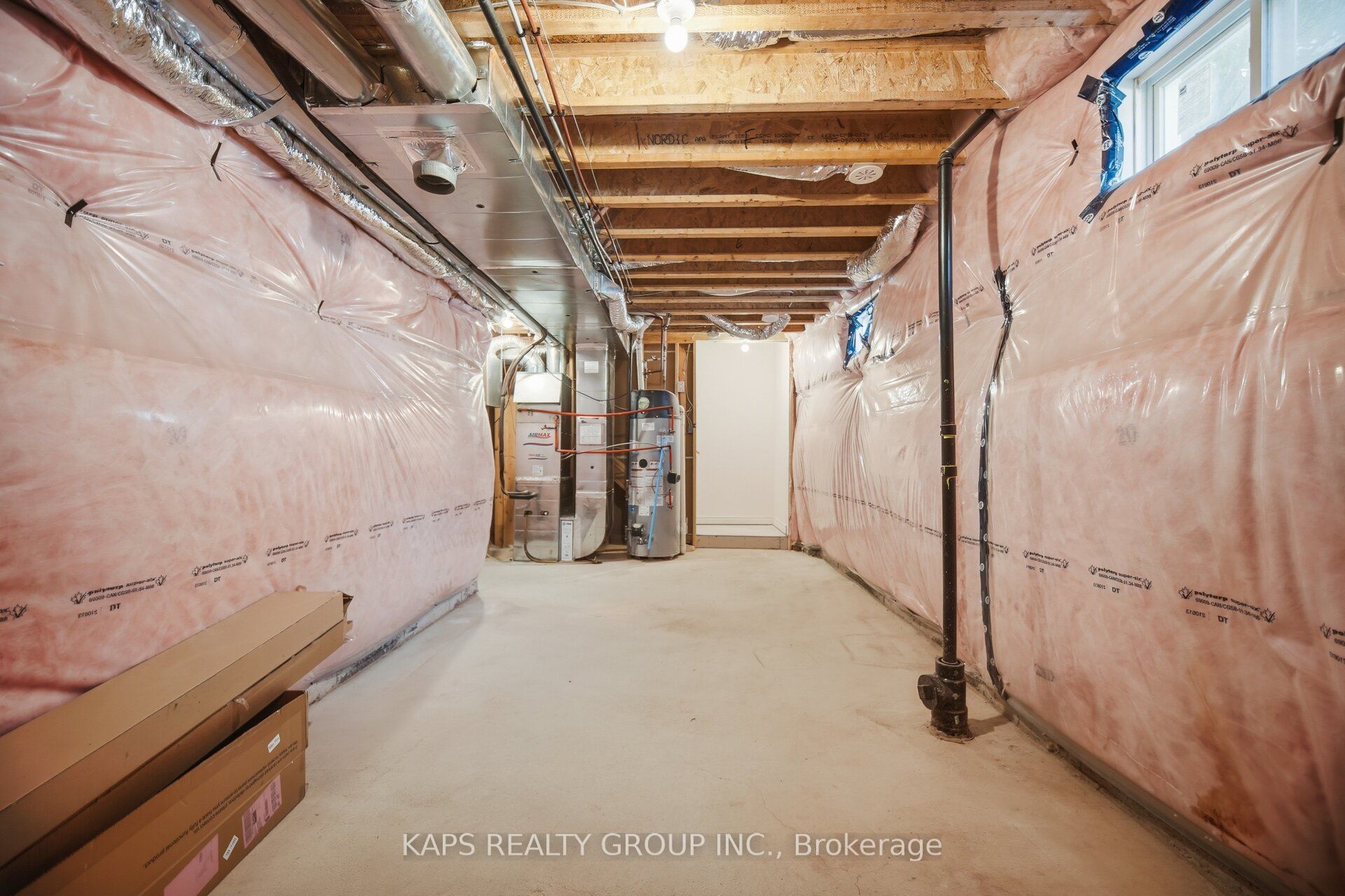 497 Manhattan Common Property Photo 43