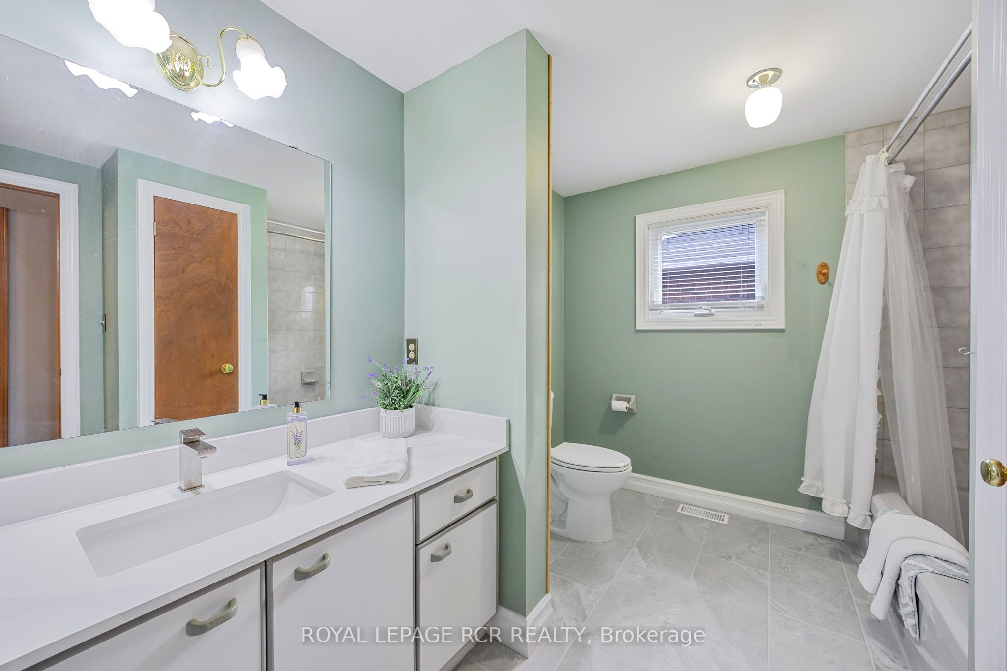 39 Passmore Avenue Property Photo 23