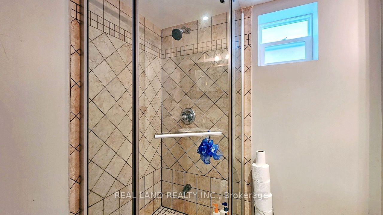 26 Glamis Avenue Property Photo 4