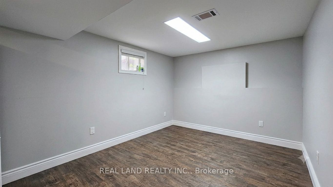 26 Glamis Avenue Property Photo 6