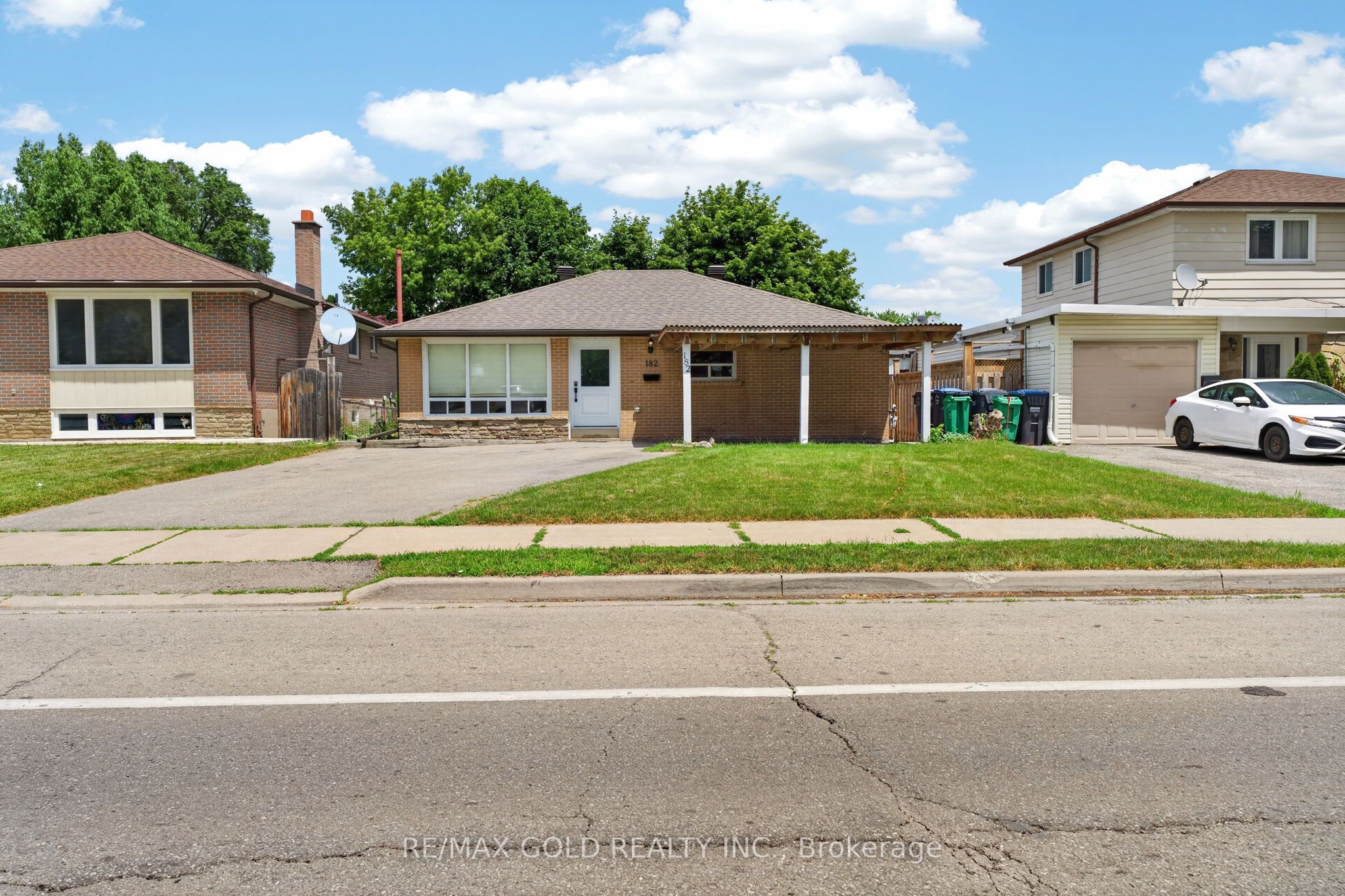 182 Mcmurchy Avenue S Property Photo 1