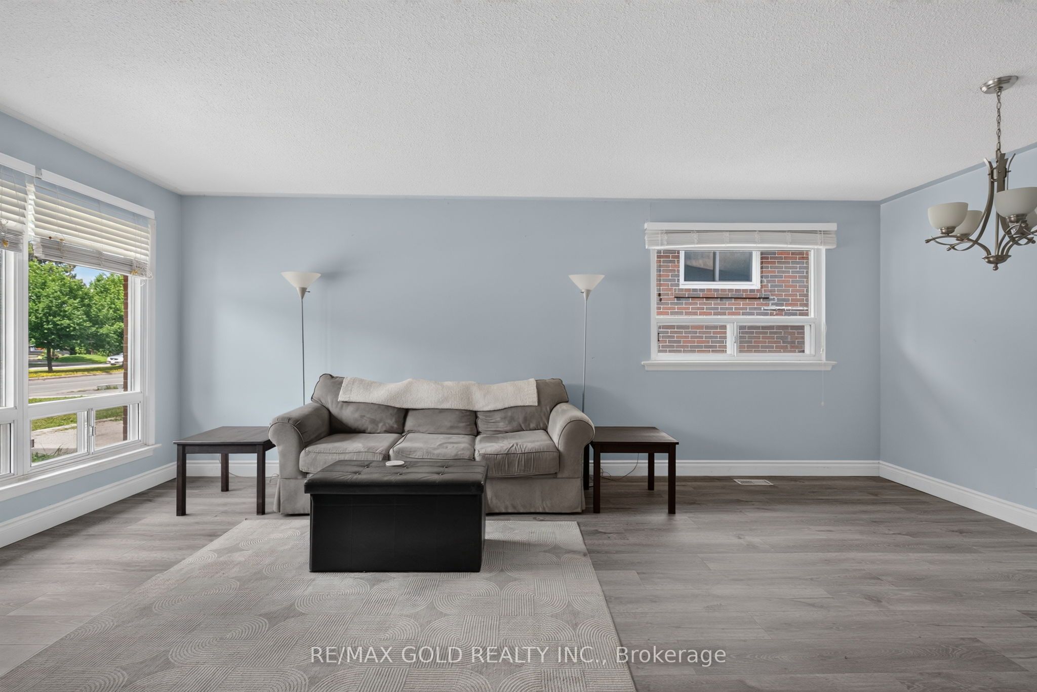 182 Mcmurchy Avenue S Property Photo 8
