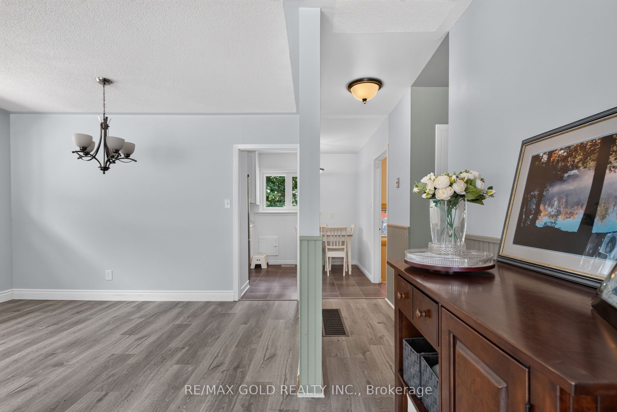 182 Mcmurchy Avenue S Property Photo 12