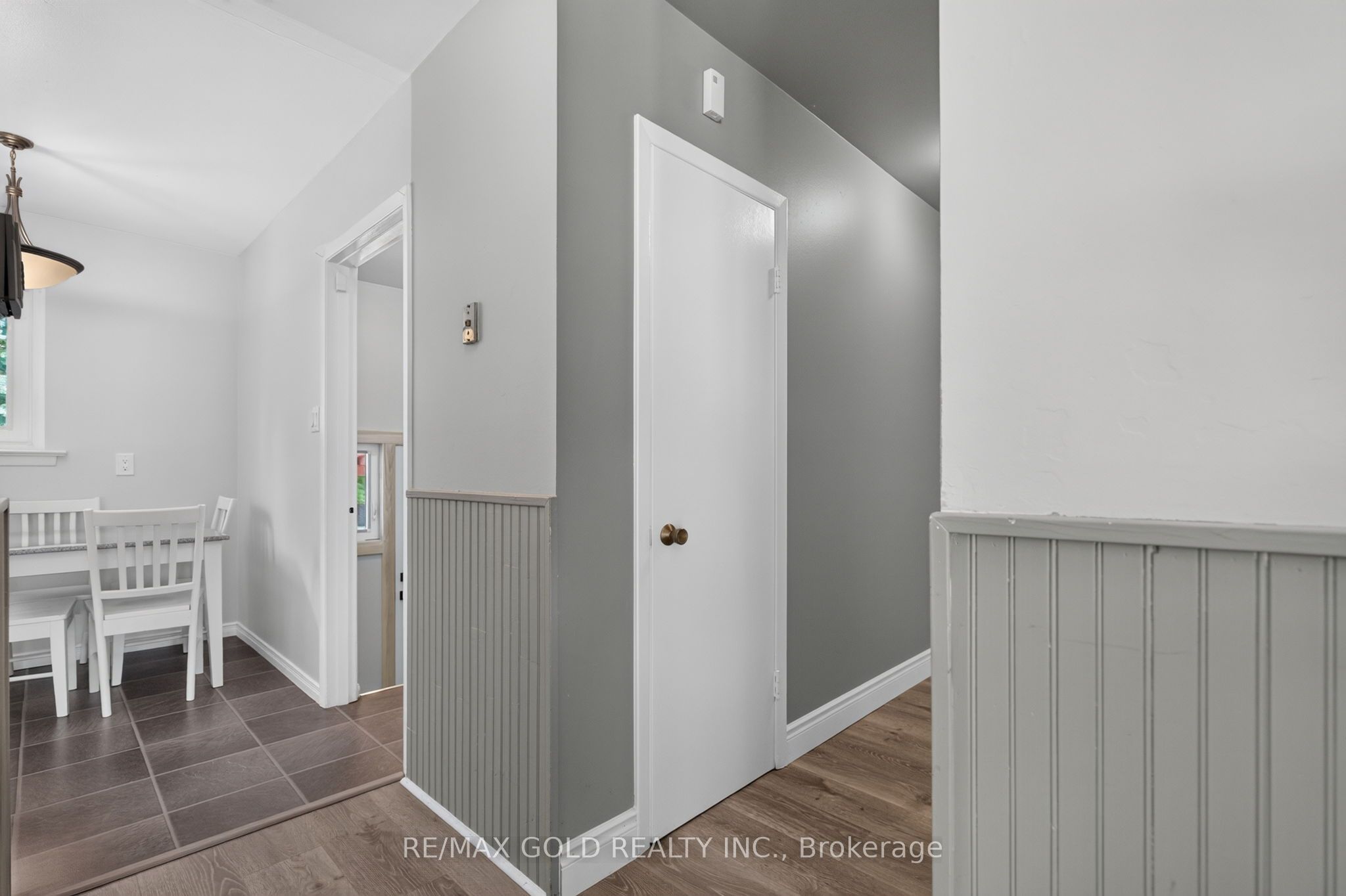 182 Mcmurchy Avenue S Property Photo 18