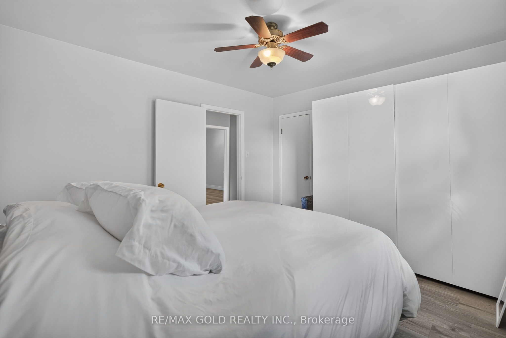 182 Mcmurchy Avenue S Property Photo 25