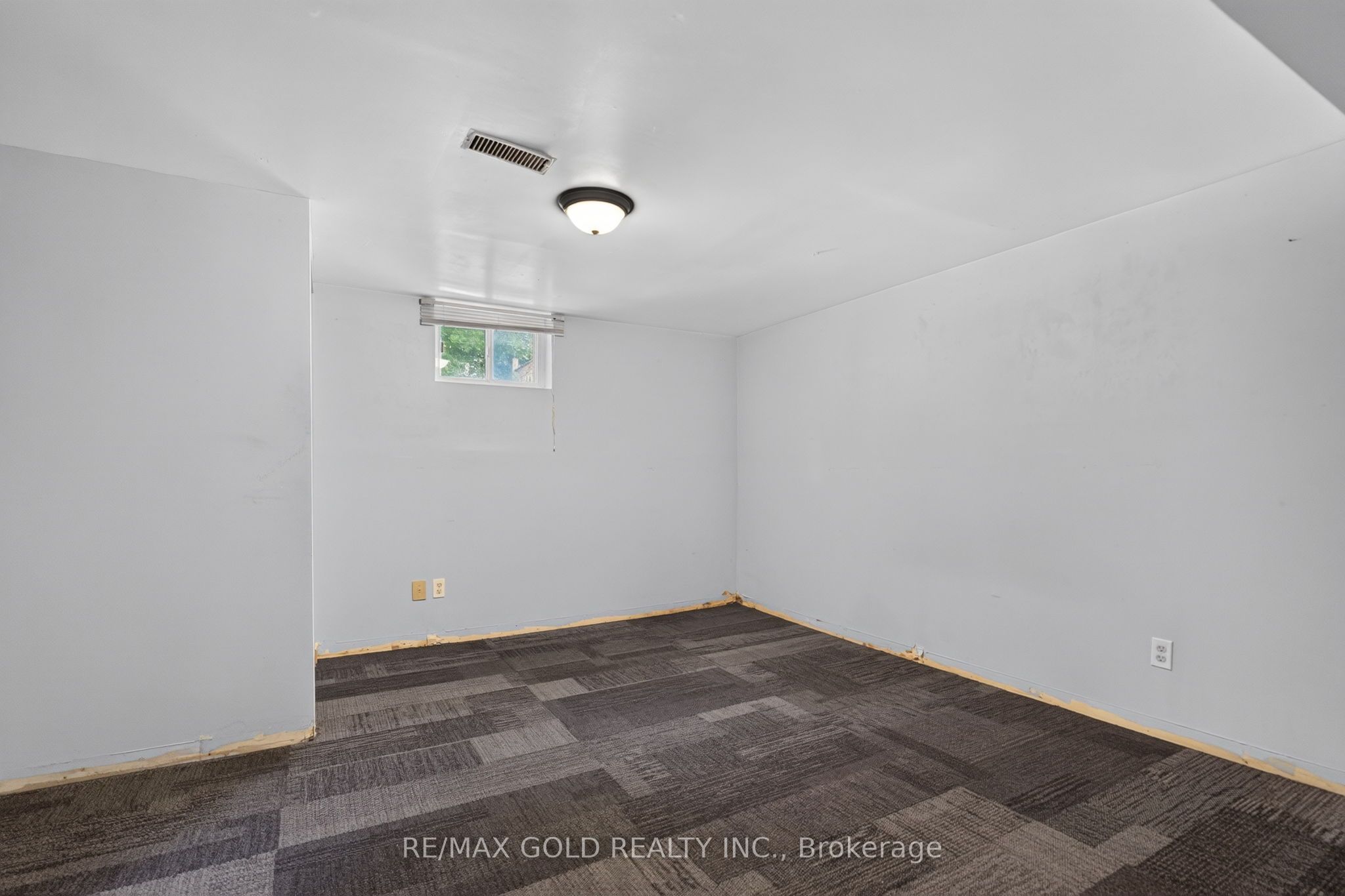 182 Mcmurchy Avenue S Property Photo 26