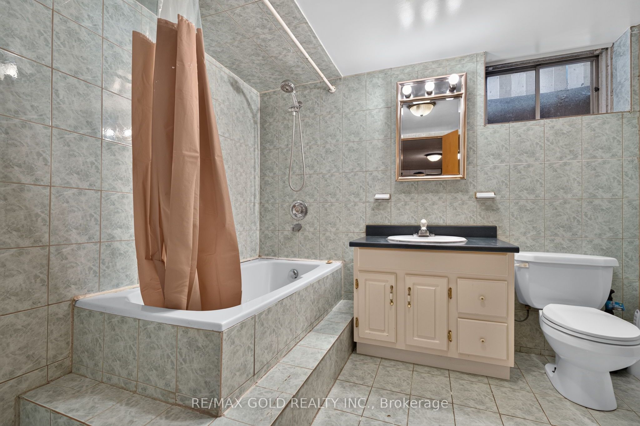 182 Mcmurchy Avenue S Property Photo 29