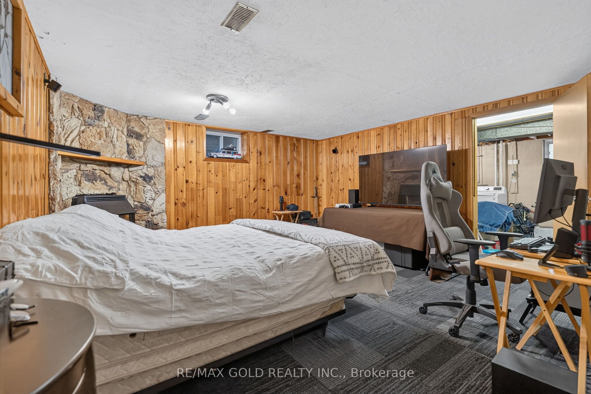 182 Mcmurchy Avenue S Property Photo 32