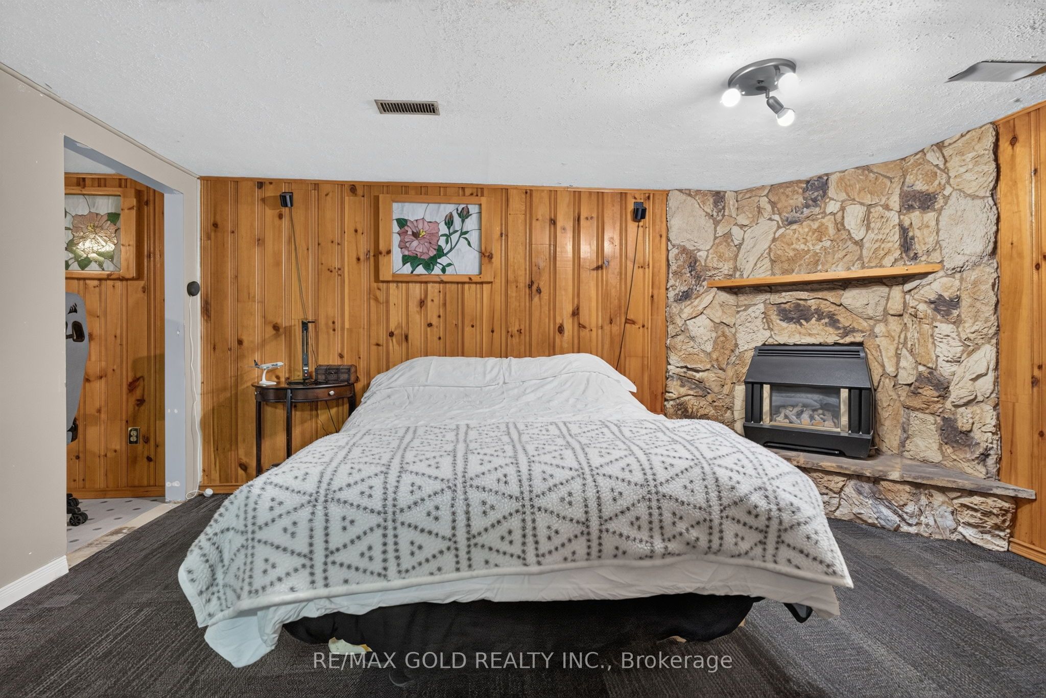 182 Mcmurchy Avenue S Property Photo 33