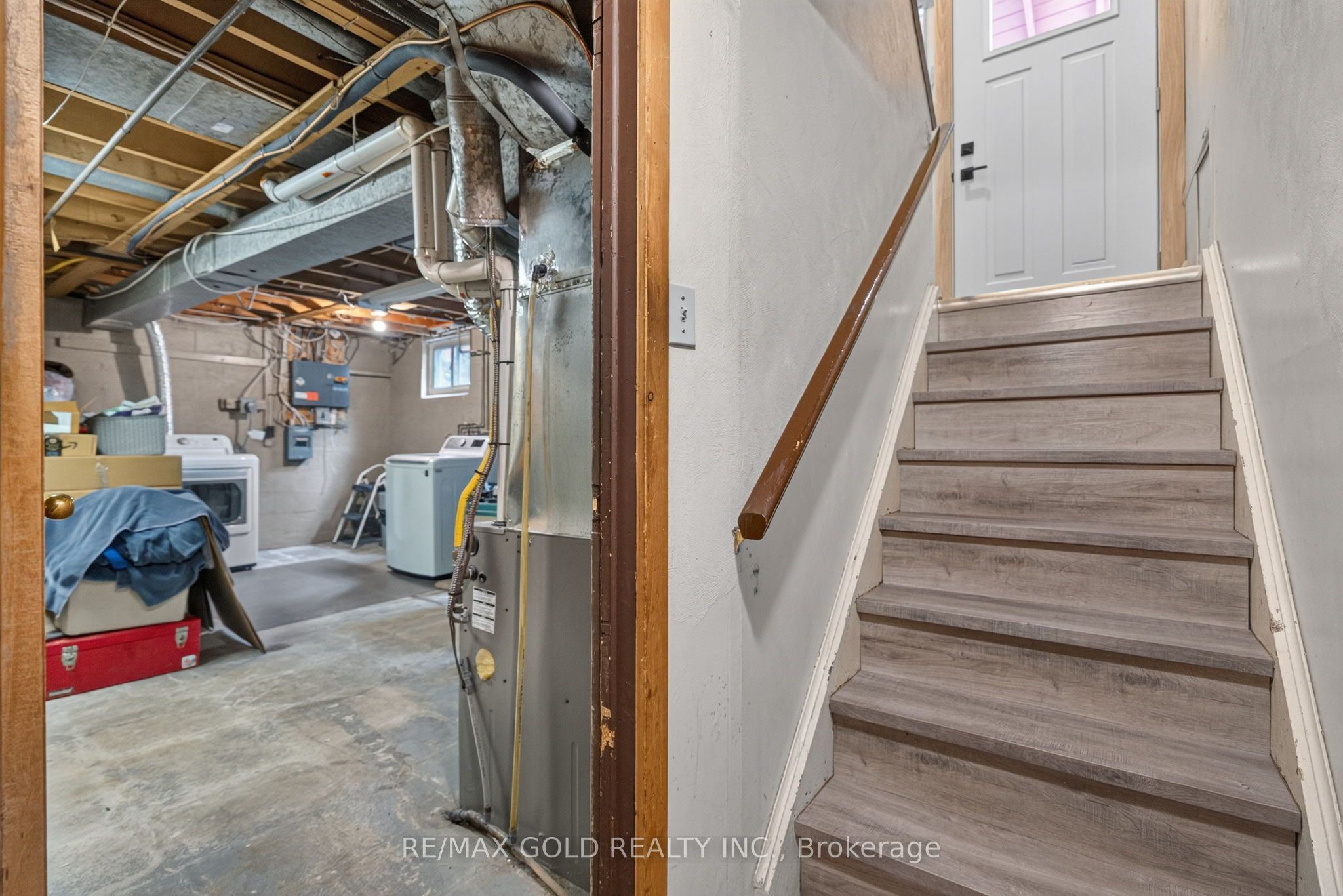 182 Mcmurchy Avenue S Property Photo 37