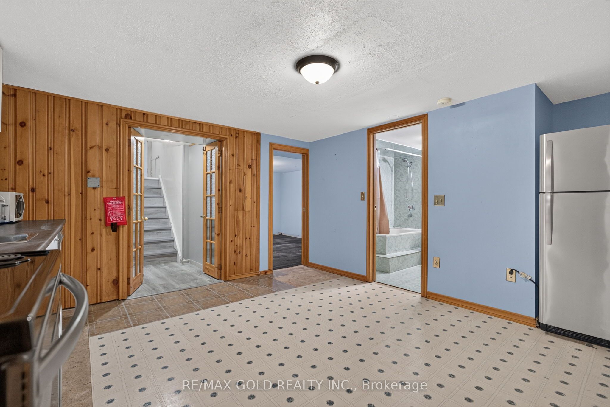 182 Mcmurchy Avenue S Property Photo 40