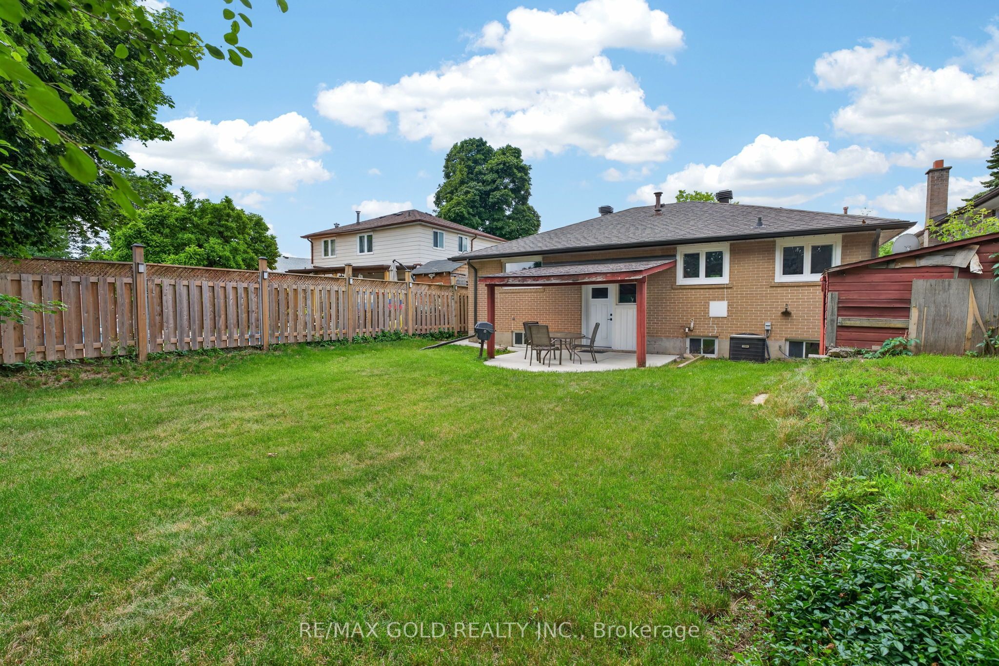 182 Mcmurchy Avenue S Property Photo 44