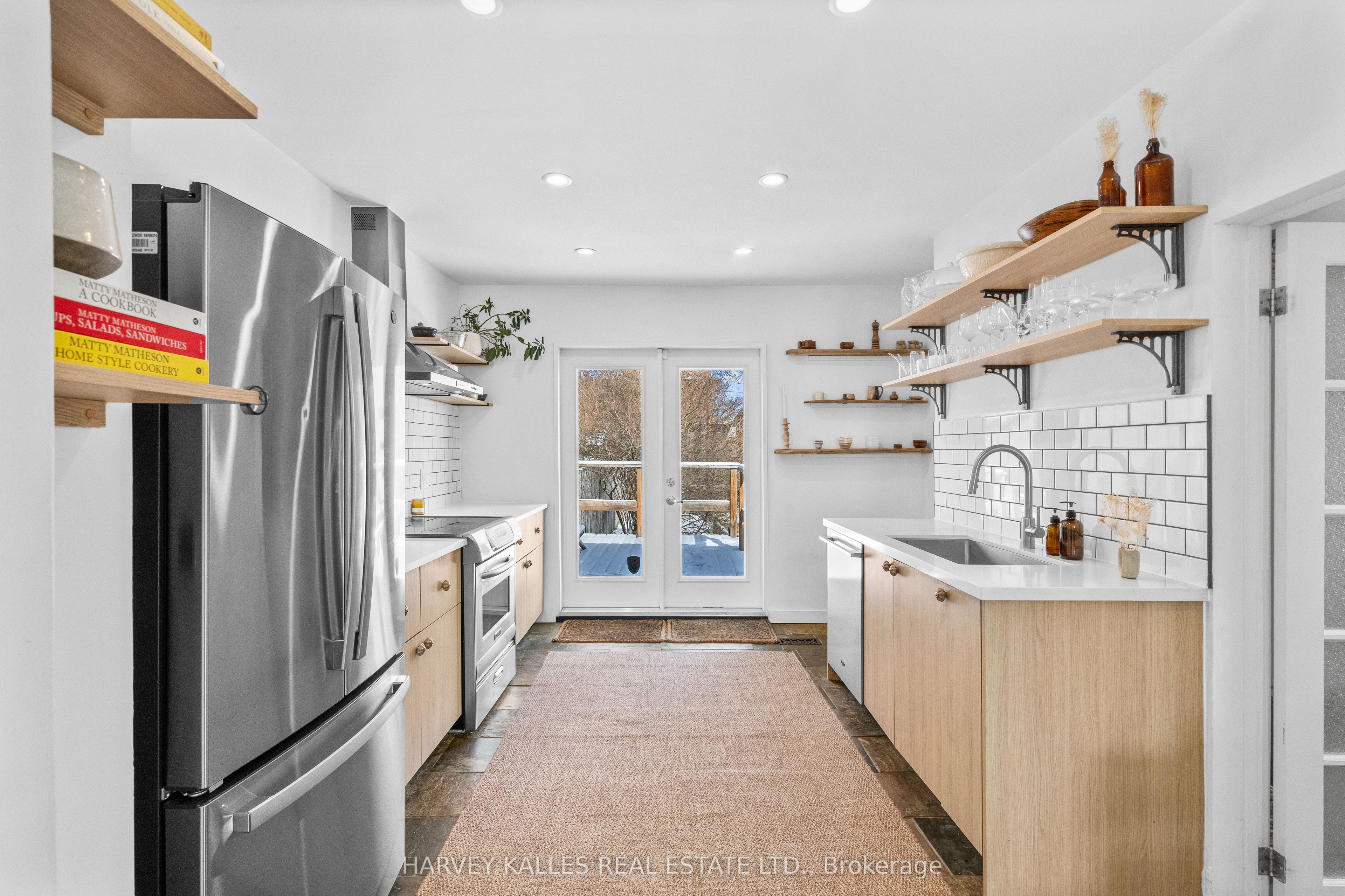 14 Manitoba Street Property Photo 15