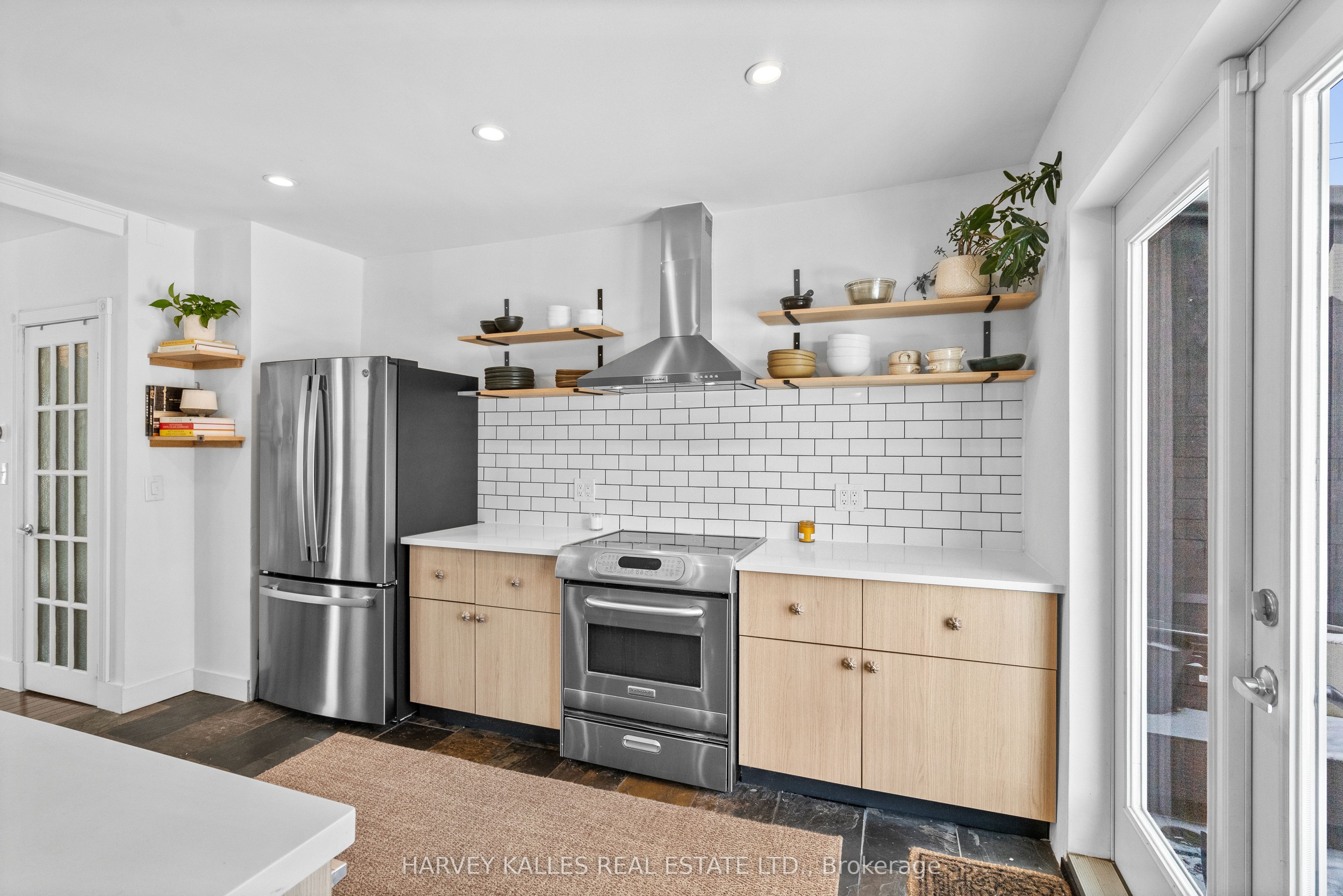 14 Manitoba Street Property Photo 17