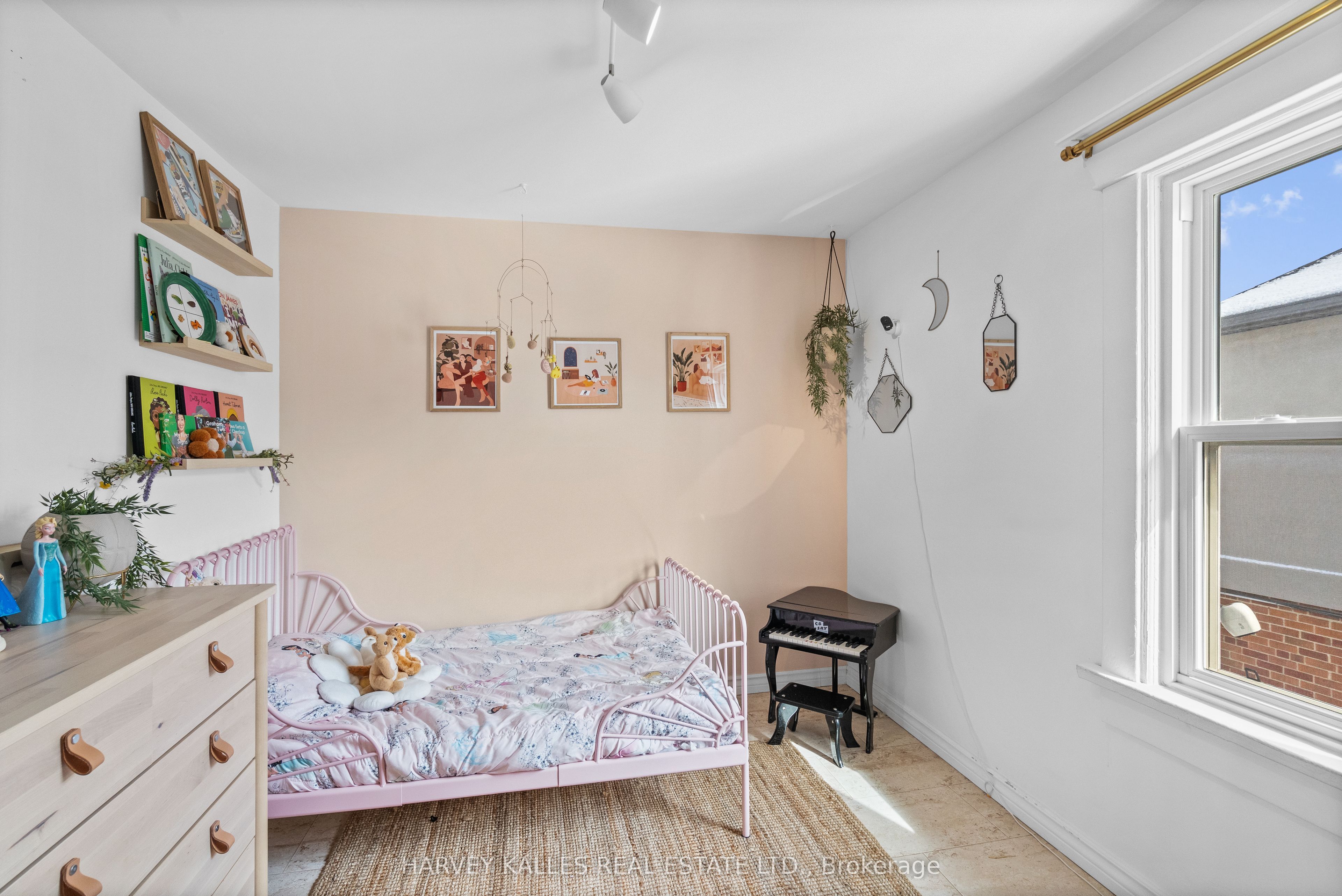 14 Manitoba Street Property Photo 31