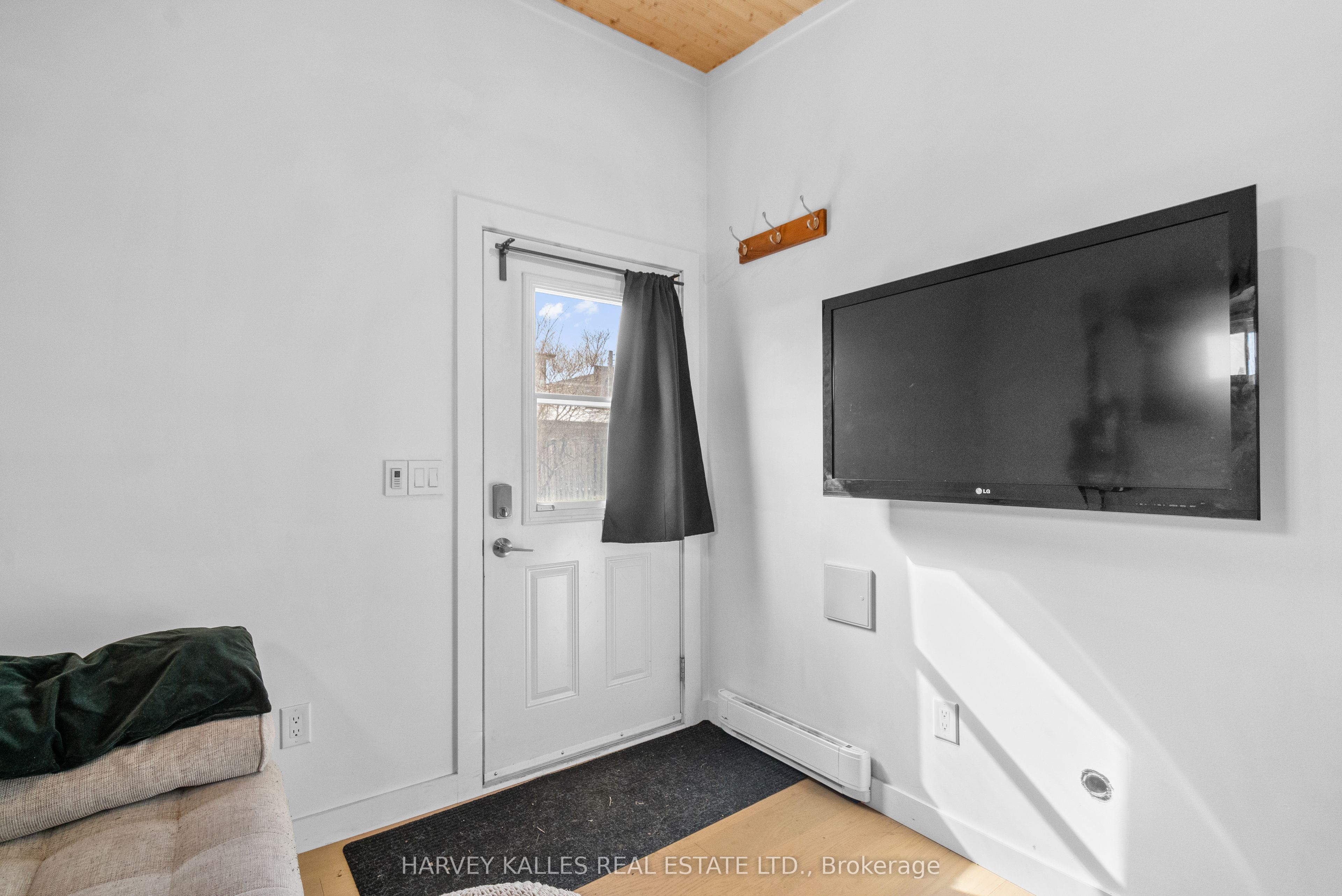 14 Manitoba Street Property Photo 37