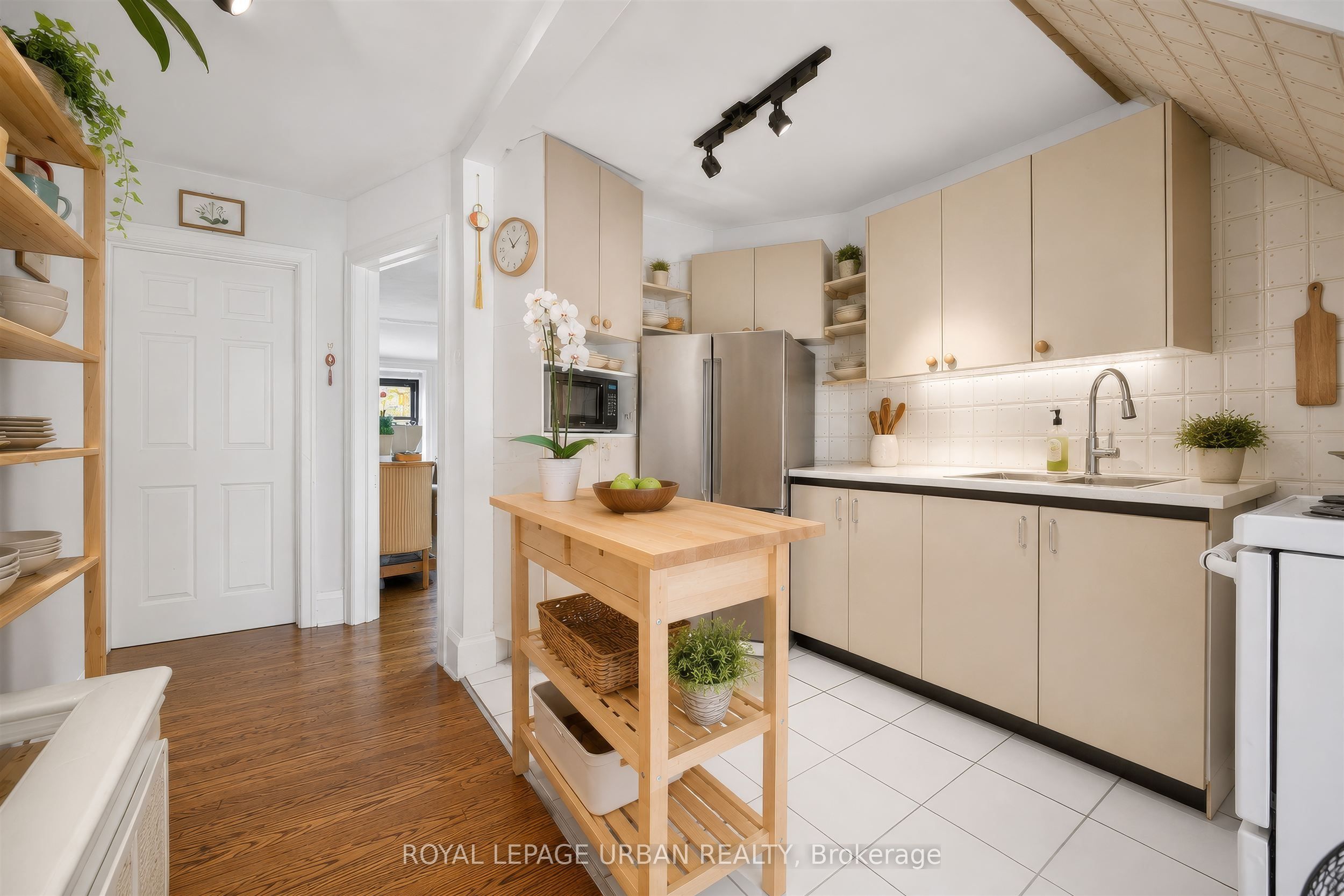 244 Indian Road Property Photo 32