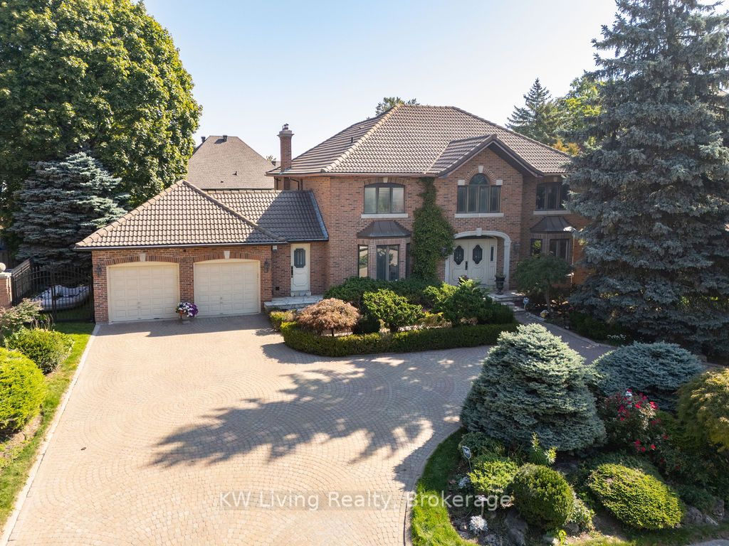 1070 Geran Crescent Property Photo 1