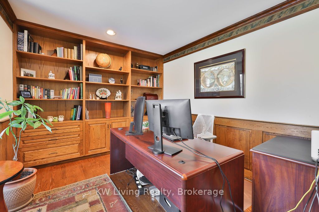 1070 Geran Crescent Property Photo 6