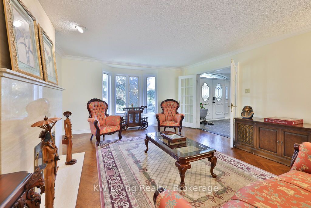 1070 Geran Crescent Property Photo 9