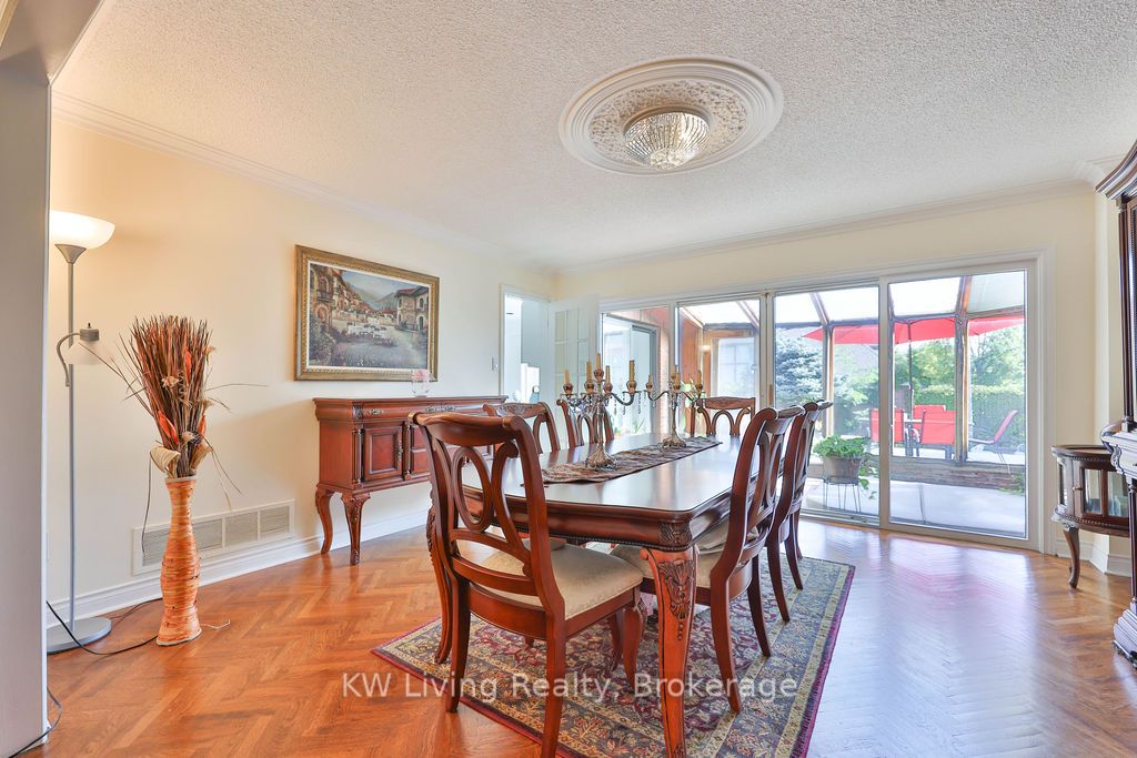 1070 Geran Crescent Property Photo 10