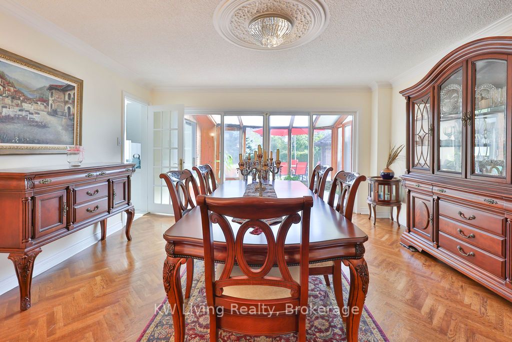 1070 Geran Crescent Property Photo 11