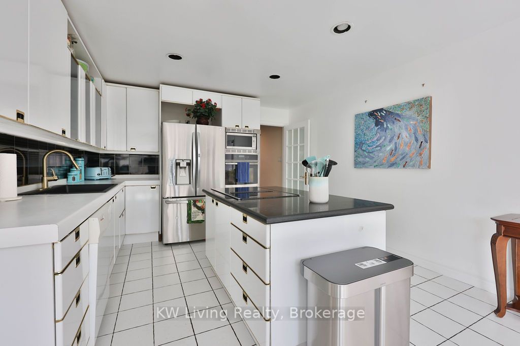 1070 Geran Crescent Property Photo 15