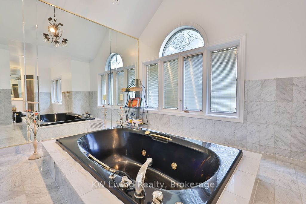 1070 Geran Crescent Property Photo 23