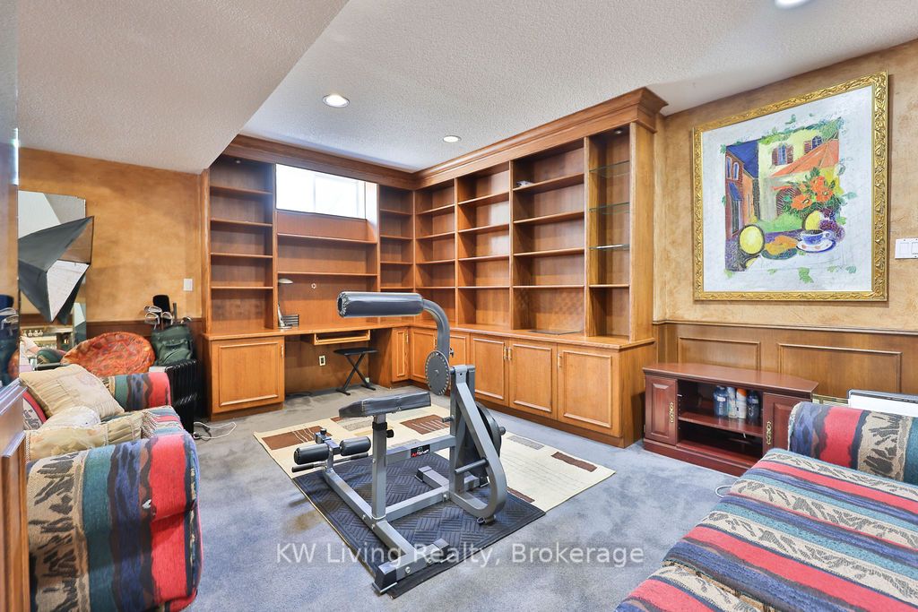 1070 Geran Crescent Property Photo 29