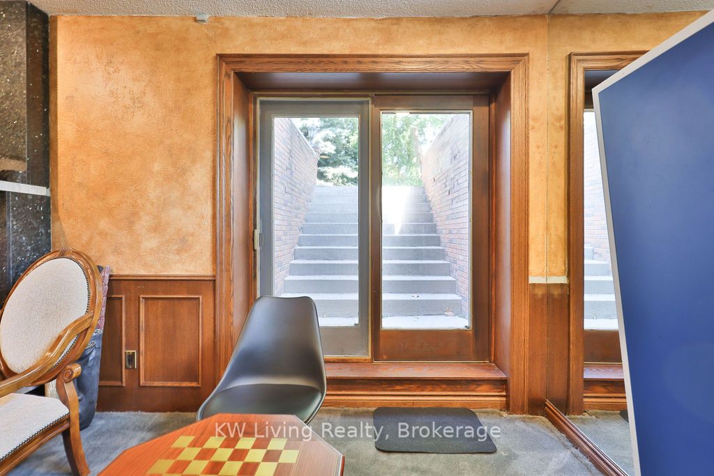 1070 Geran Crescent Property Photo 30