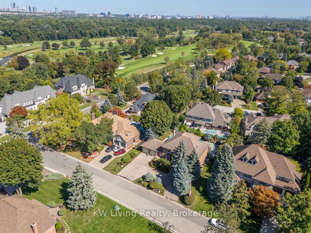 1070 Geran Crescent Property Photo 45