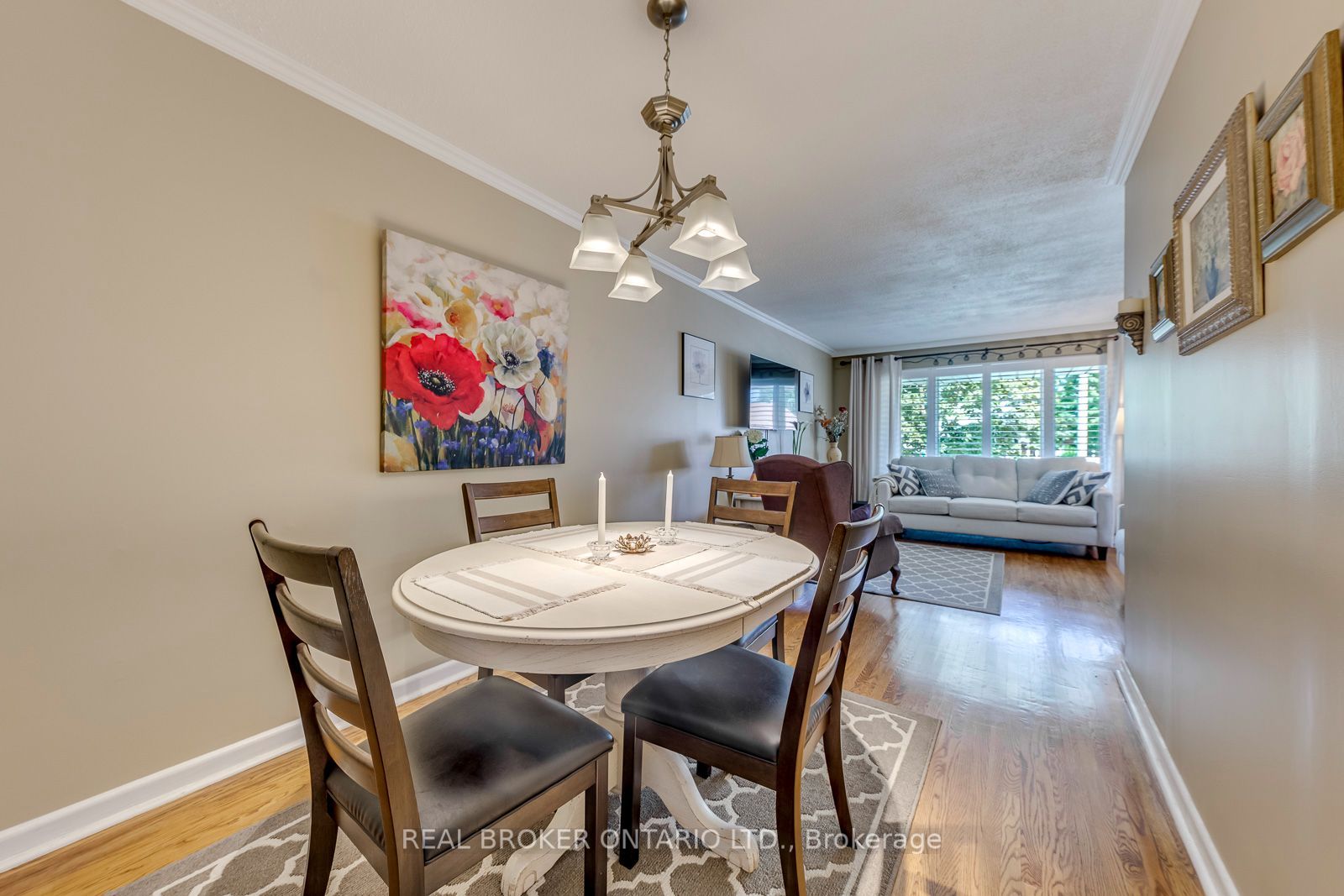 2408 Padstow Crescent Property Photo 10