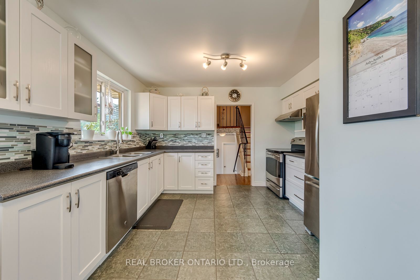 2408 Padstow Crescent Property Photo 13