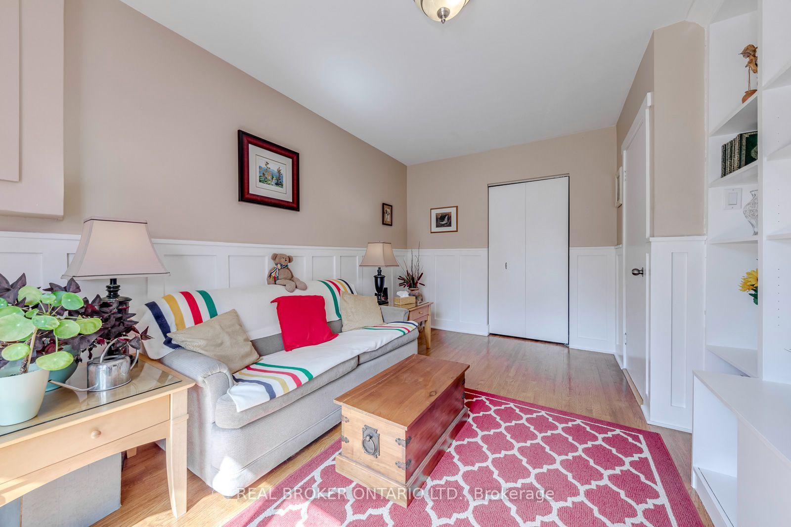 2408 Padstow Crescent Property Photo 20
