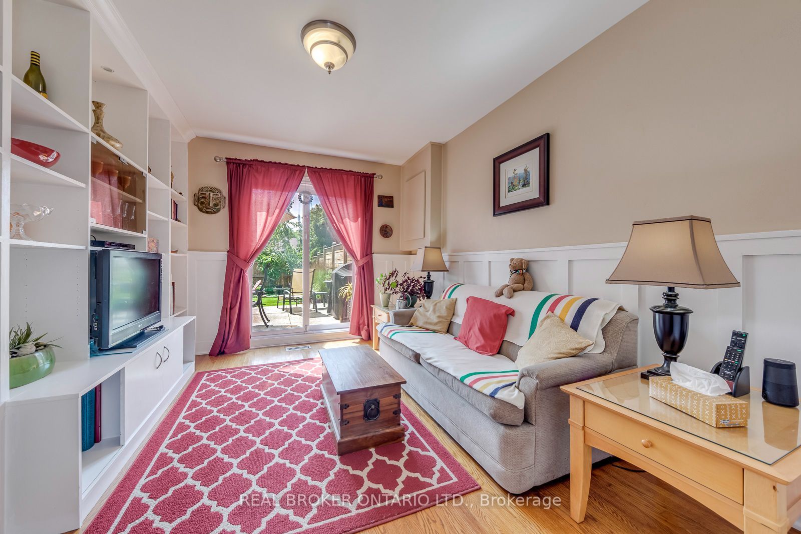 2408 Padstow Crescent Property Photo 21