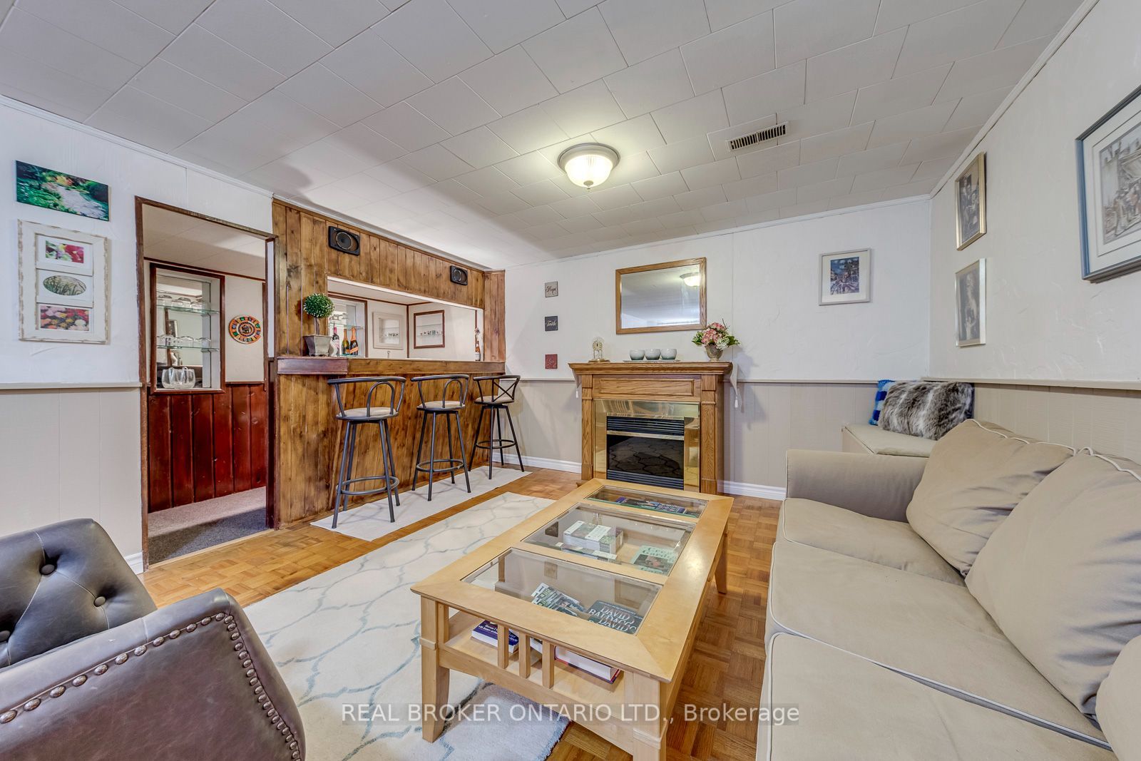 2408 Padstow Crescent Property Photo 25