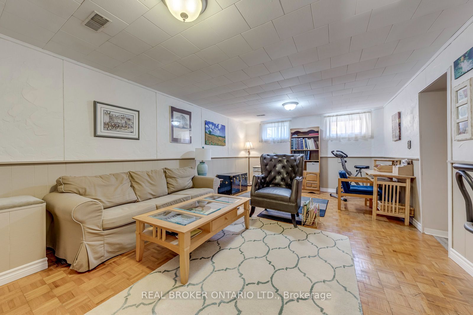 2408 Padstow Crescent Property Photo 26