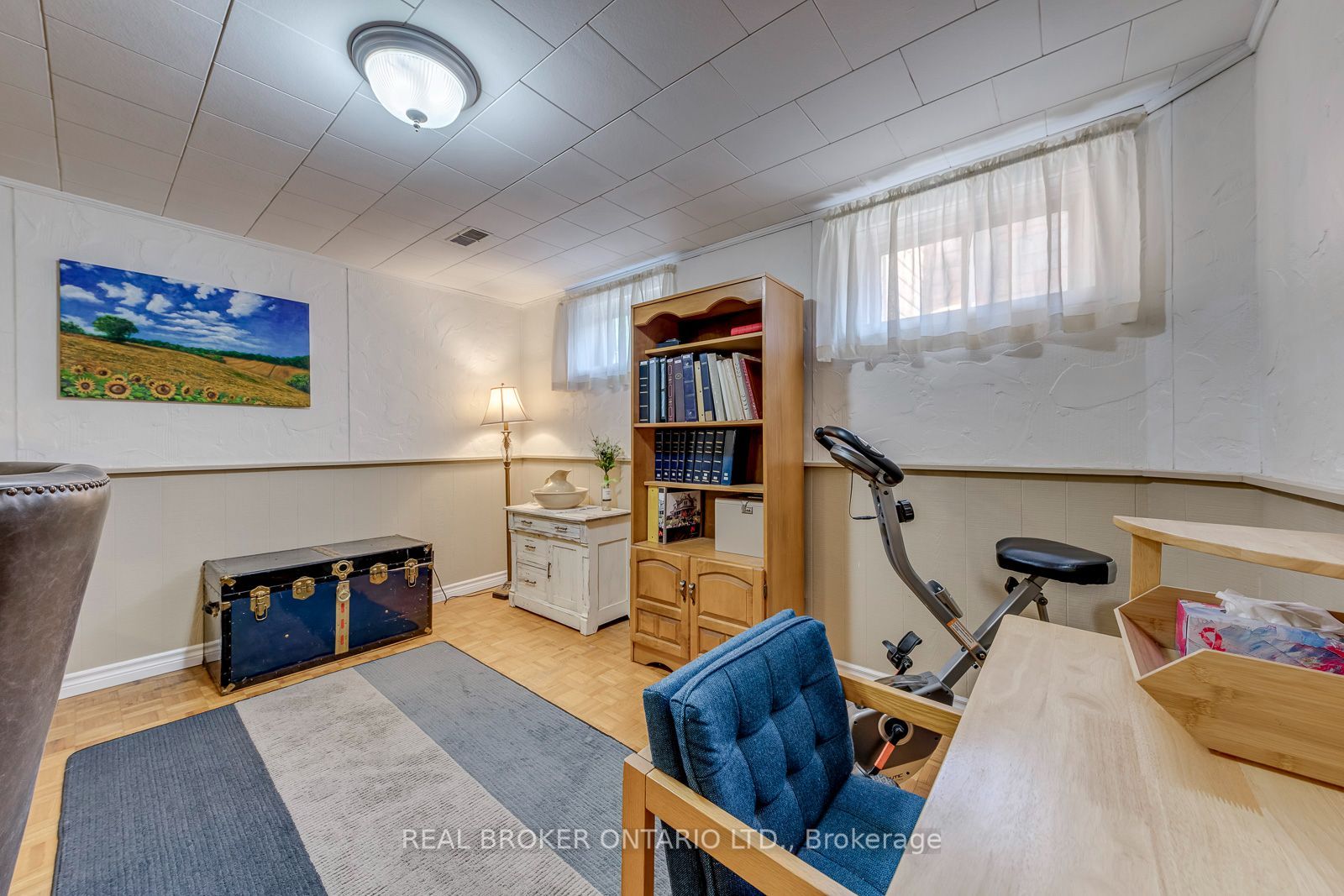 2408 Padstow Crescent Property Photo 28